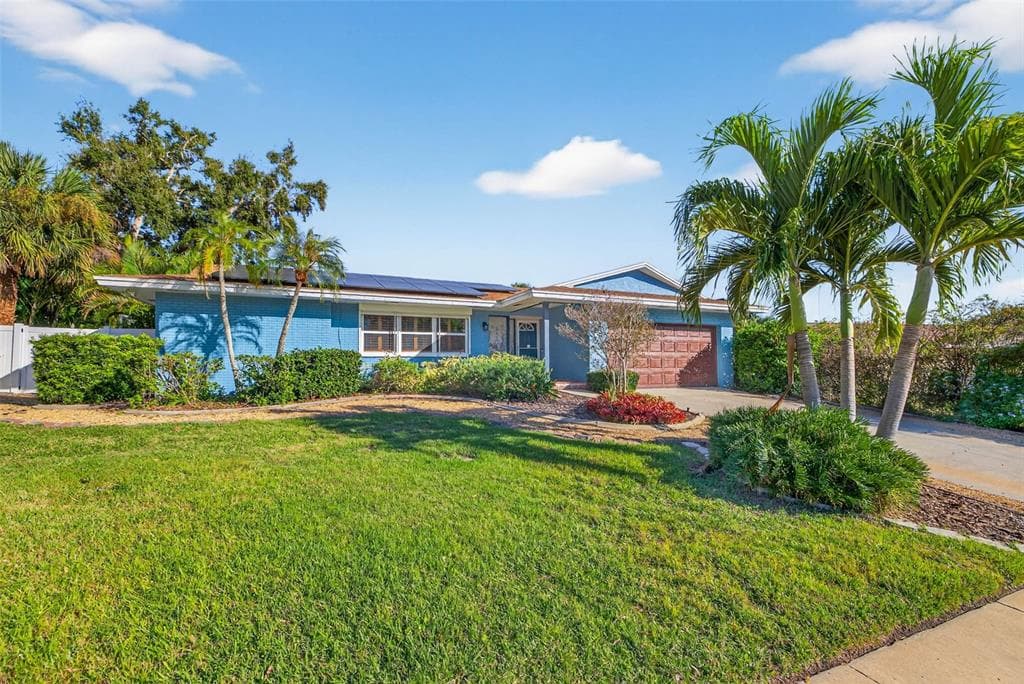 11275 APACHE PLACE LARGO, FL 33774