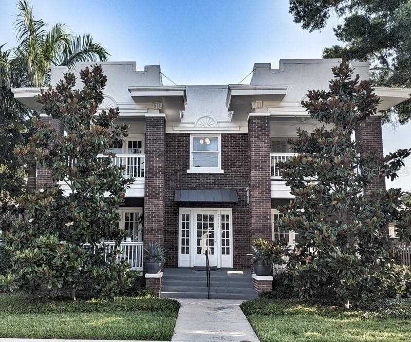 2111 W SOUTHVIEW AVENUE UNIT A TAMPA, FL 33606