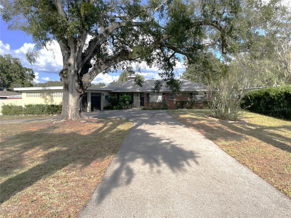 11505 N ROME AVENUE TAMPA, FL 33612