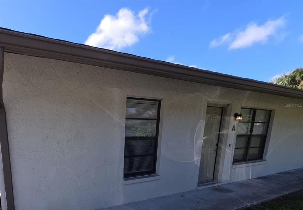 9403 LYNN LANE UNIT A SEMINOLE, FL 33777