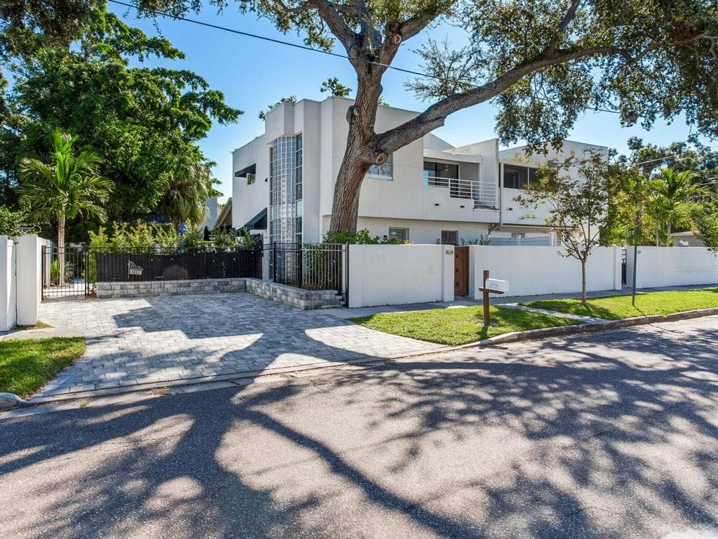 3219 W SAN JUAN STREET UNIT B TAMPA, FL 33629