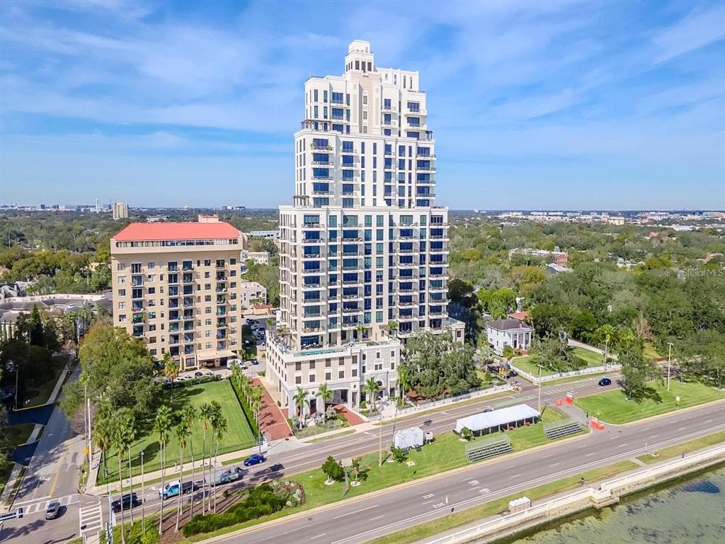 2103 BAYSHORE BOULEVARD UNIT 903 TAMPA, FL 33606