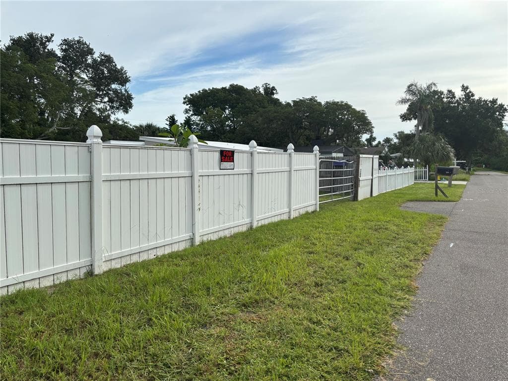 2193 20TH AVENUE SW LARGO, FL 33774