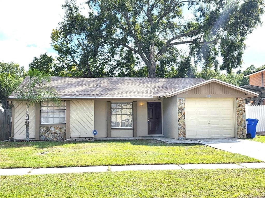 2806 BURR OAK DRIVE TAMPA, FL 33618