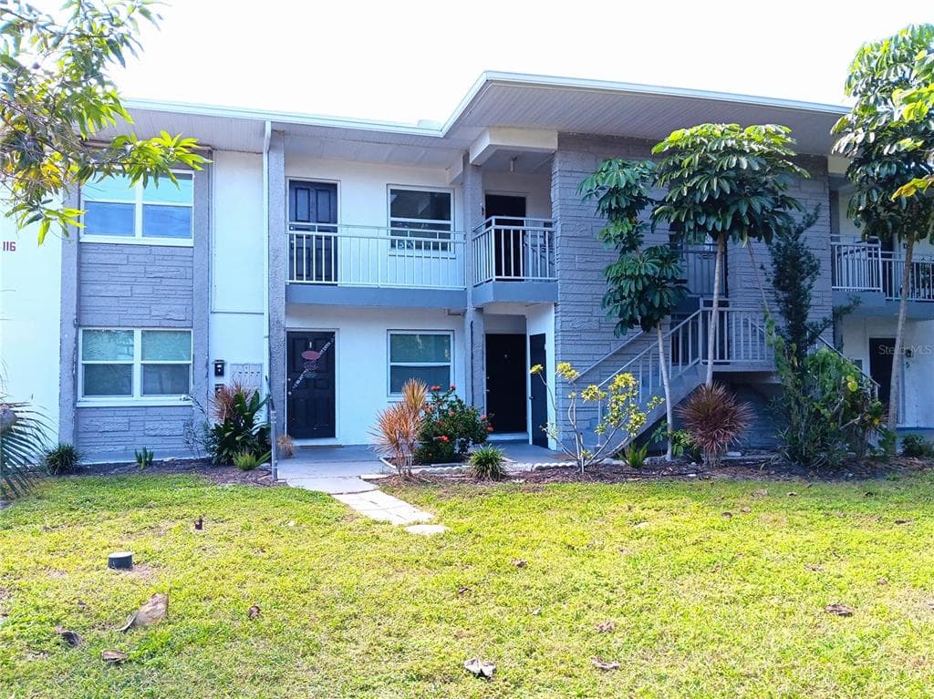 116 SW JEFFERSON CIRCLE N UNIT 7 ST PETERSBURG, FL 33703
