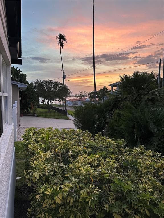 315 SUNBURST COURT CLEARWATER, FL 33755