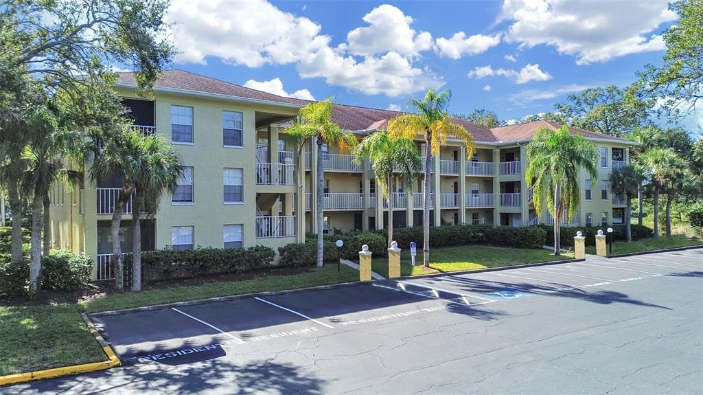 2690 CORAL LANDINGS BOULEVARD UNIT 218 PALM HARBOR, FL 34684