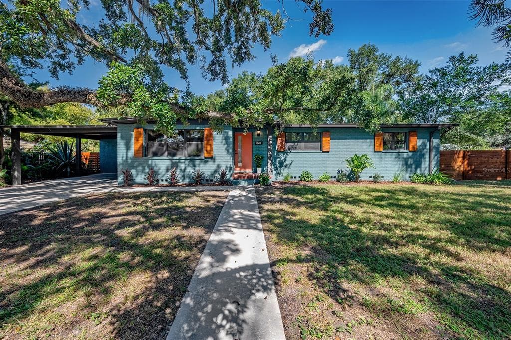 1602 E HENRY AVENUE TAMPA, FL 33610