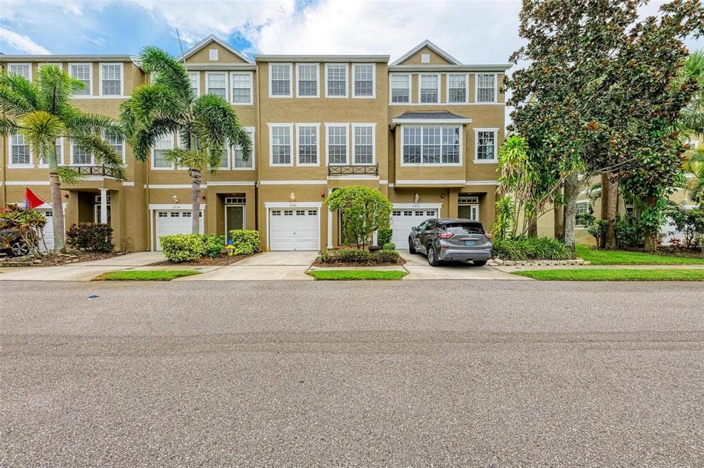 2926 BAYSHORE POINTE DRIVE TAMPA, FL 33611