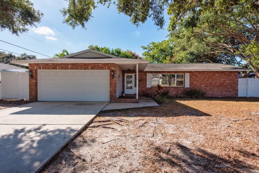 1877 DAWN DRIVE CLEARWATER, FL 33763