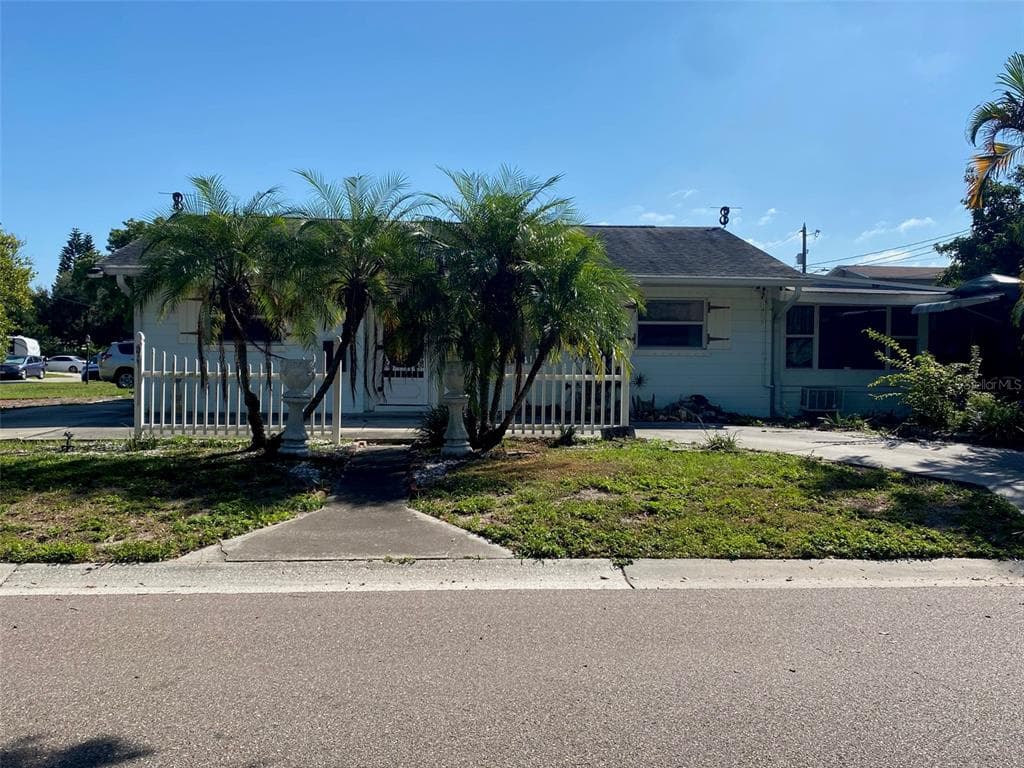 695 41ST STREET N ST PETERSBURG, FL 33713