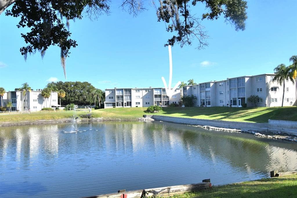 948 VIRGINIA STREET UNIT 107 DUNEDIN, FL 34698