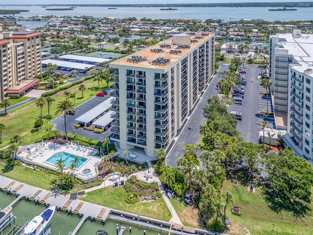 690 ISLAND WAY UNIT 1112