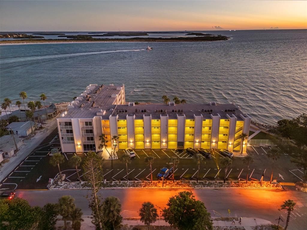 200 1ST AVENUE UNIT 111 ST PETE BEACH, FL 33706