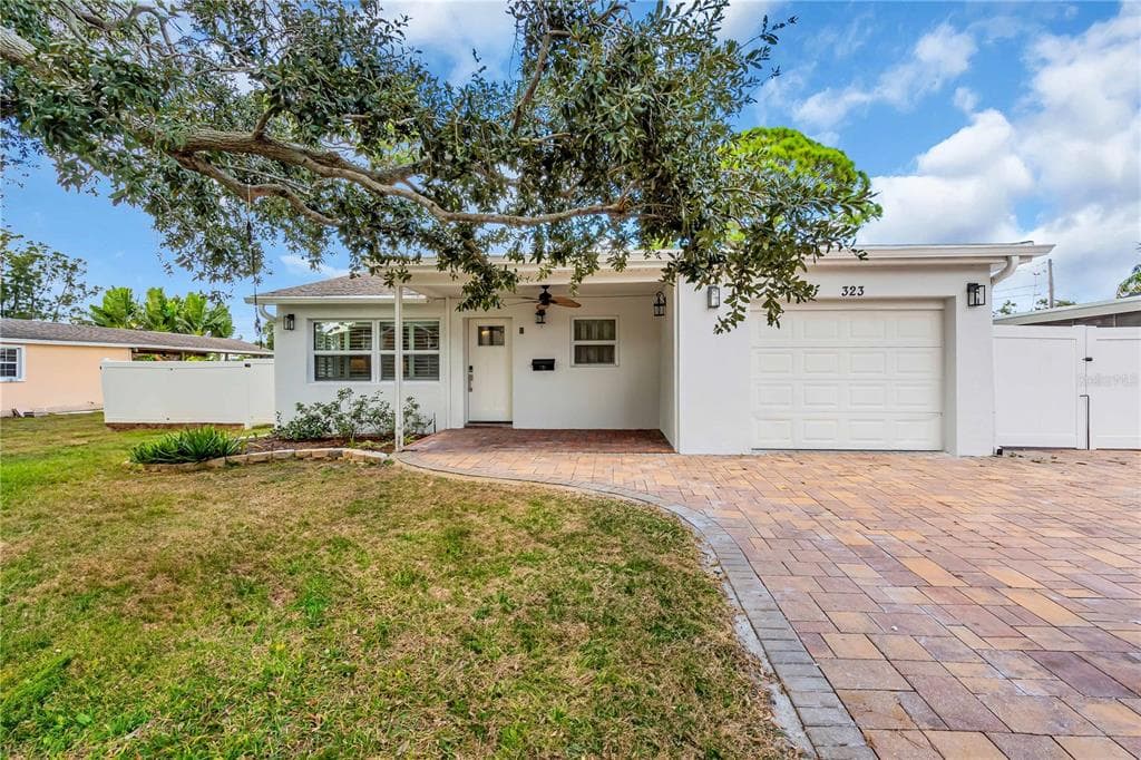 323 FREEPORT AVENUE NE ST PETERSBURG, FL 33702