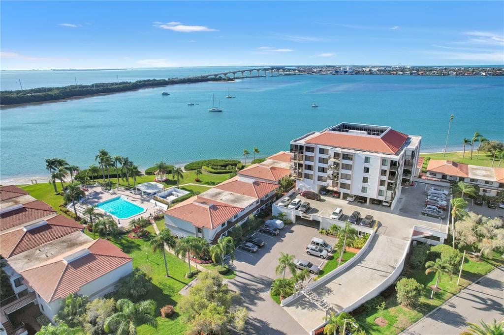6295 BAHIA DEL MAR CIRCLE UNIT 403 ST PETERSBURG, FL 33715