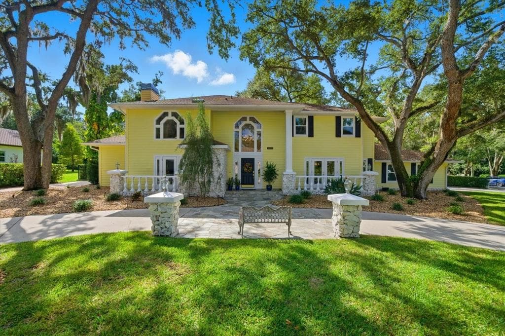 2035 INDIAN CREEK COURT DUNEDIN, FL 34698