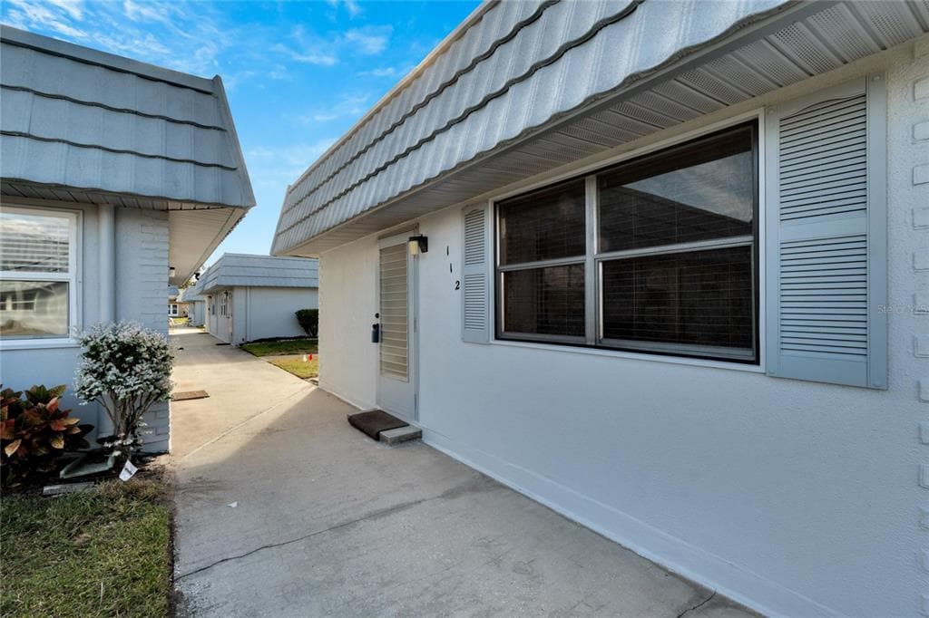 202 BEDFORD TRAIL UNIT 112 SUN CITY CENTER, FL 33573