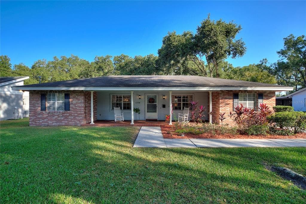 1104 E CHERRY STREET PLANT CITY, FL 33563