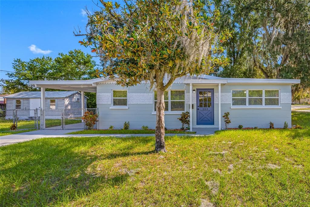 203 DIXIE PLACE LAKELAND, FL 33801