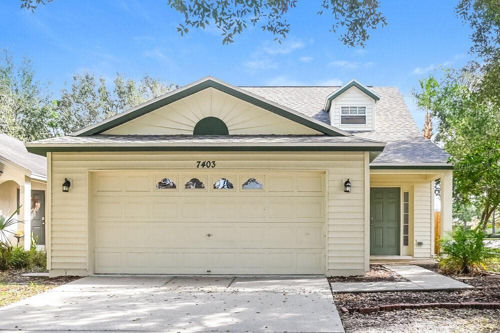 7403 OXFORD GARDEN CIRCLE APOLLO BEACH, FL 33572