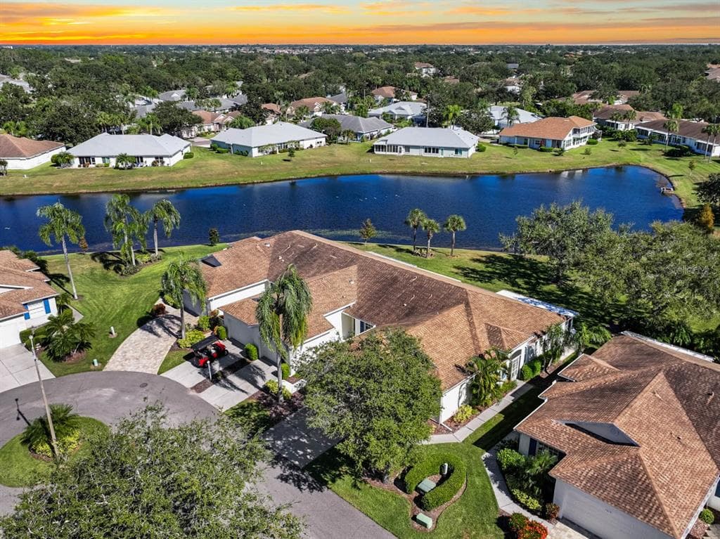 1014 RADISON LAKE COURT UNIT 58 SUN CITY CENTER, FL 33573