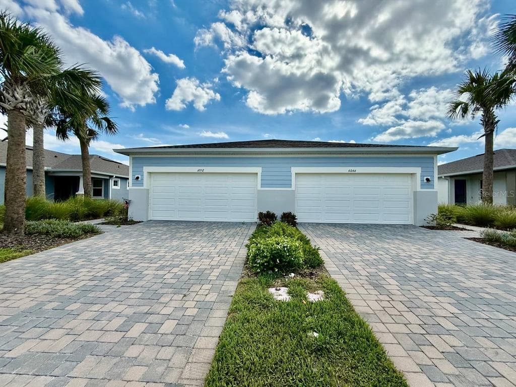 6044 TIMBERDALE AVENUE WESLEY CHAPEL, FL 33545