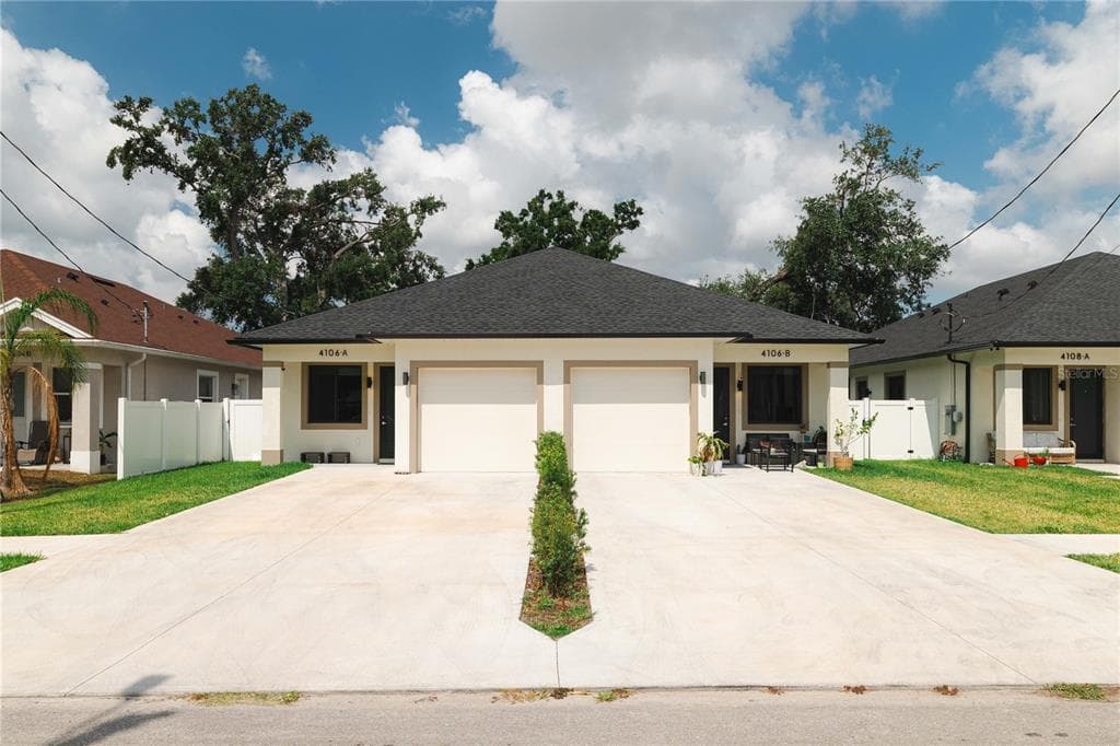 4106 N THATCHER