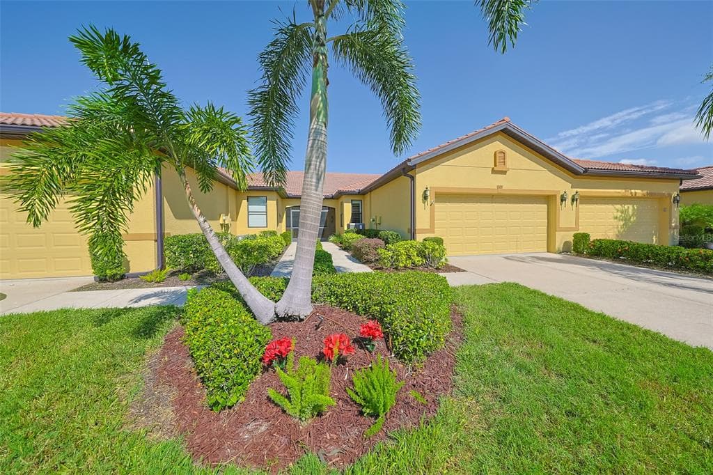329 BLUEWATER FALLS COURT APOLLO BEACH, FL 33572