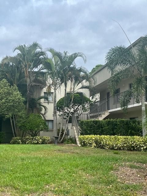 3300 FOX CHASE CIRCLE N UNIT 232 PALM HARBOR, FL 34683