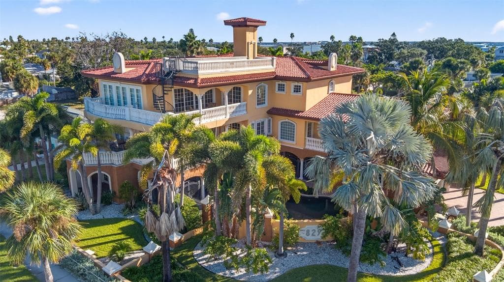 829 BRUCE AVENUE CLEARWATER BEACH, FL 33767