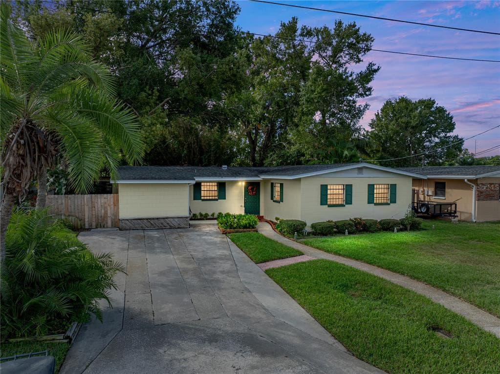 2702 AUBURN AVENUE W TAMPA, FL 33614