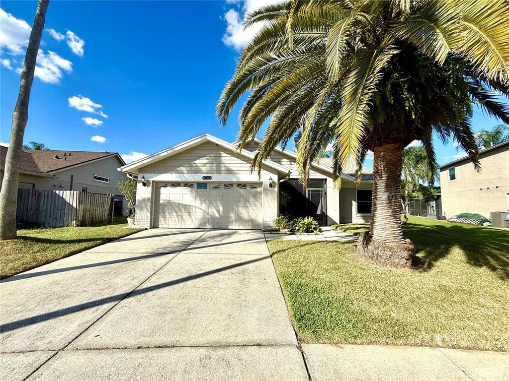8723 IMPERIAL COURT TAMPA, FL 33635