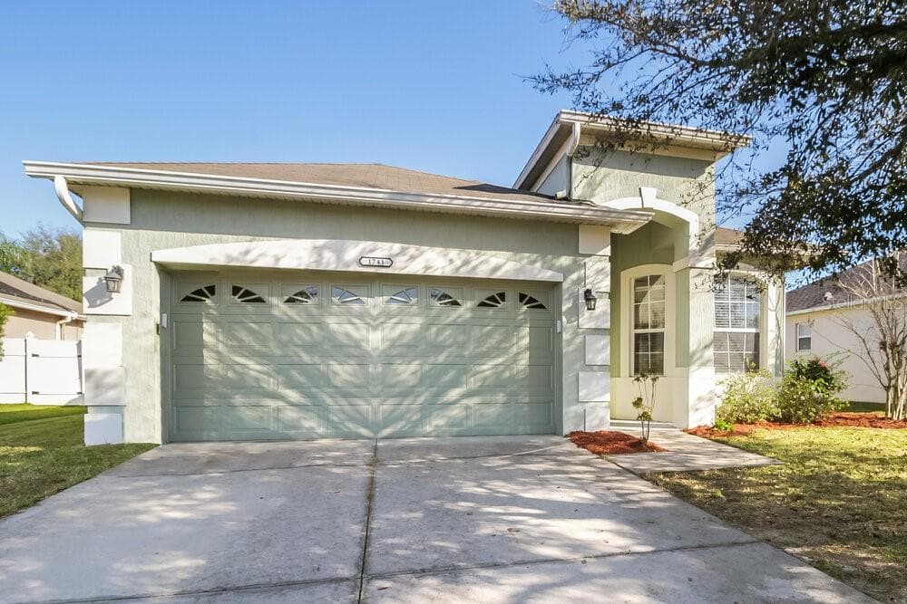 1741 MOUNTCLAIR COURT MOUNT DORA, FL 32757