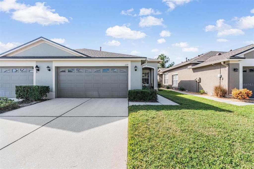 1123 WRIGHT SWYNDE COURT WESLEY CHAPEL, FL 33543