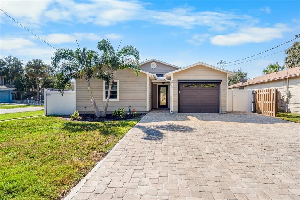 4726 W IDAHO STREET TAMPA, FL 33616