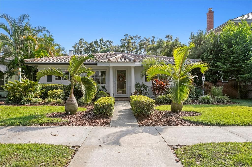 1110 14TH AVENUE N ST PETERSBURG, FL 33705
