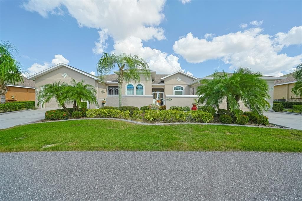 2264 SIFIELD GREENS WAY SUN CITY CENTER, FL 33573