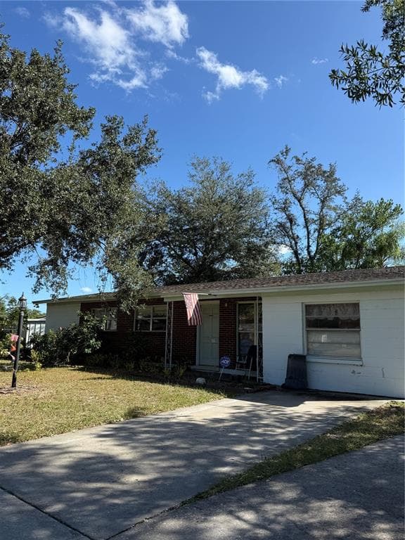 8801 CHINABERRY DRIVE TAMPA, FL 33637
