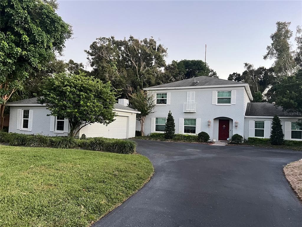 311 EASTLEIGH DRIVE BELLEAIR, FL 33756