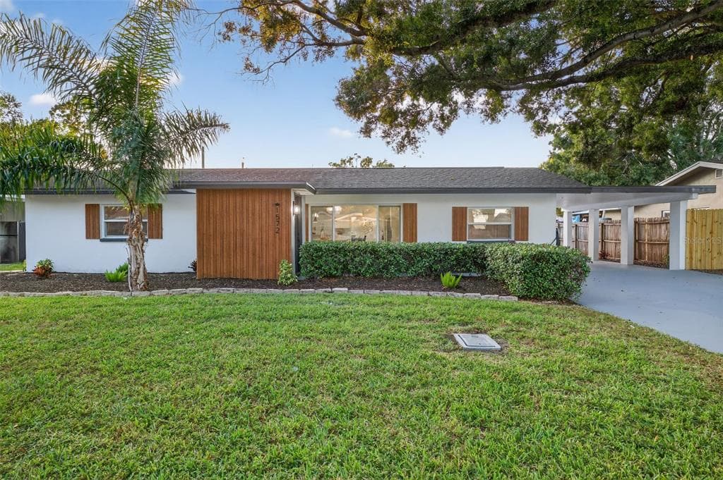 1572 S HAVEN DRIVE CLEARWATER, FL 33764