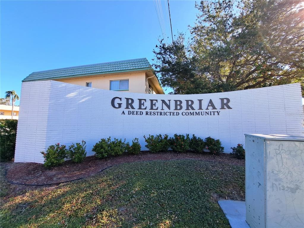 2005 GREENBRIAR BOULEVARD UNIT 1 CLEARWATER, FL 33763