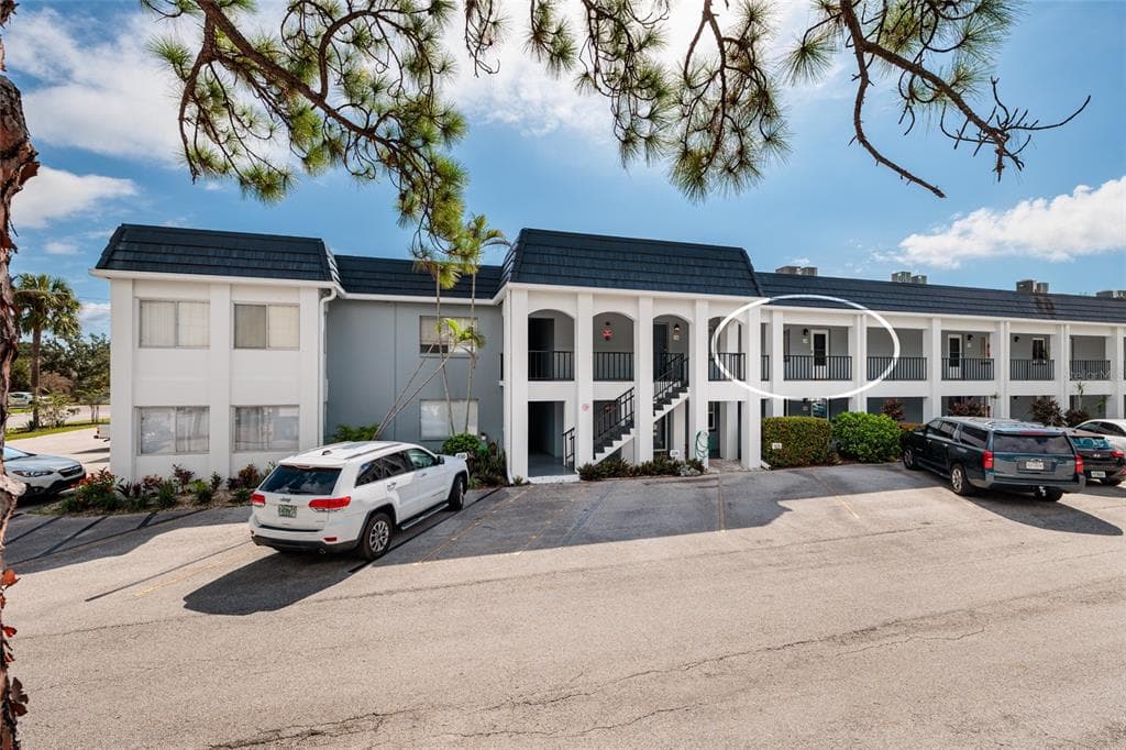 8651 10TH STREET N UNIT 226 ST PETERSBURG, FL 33702