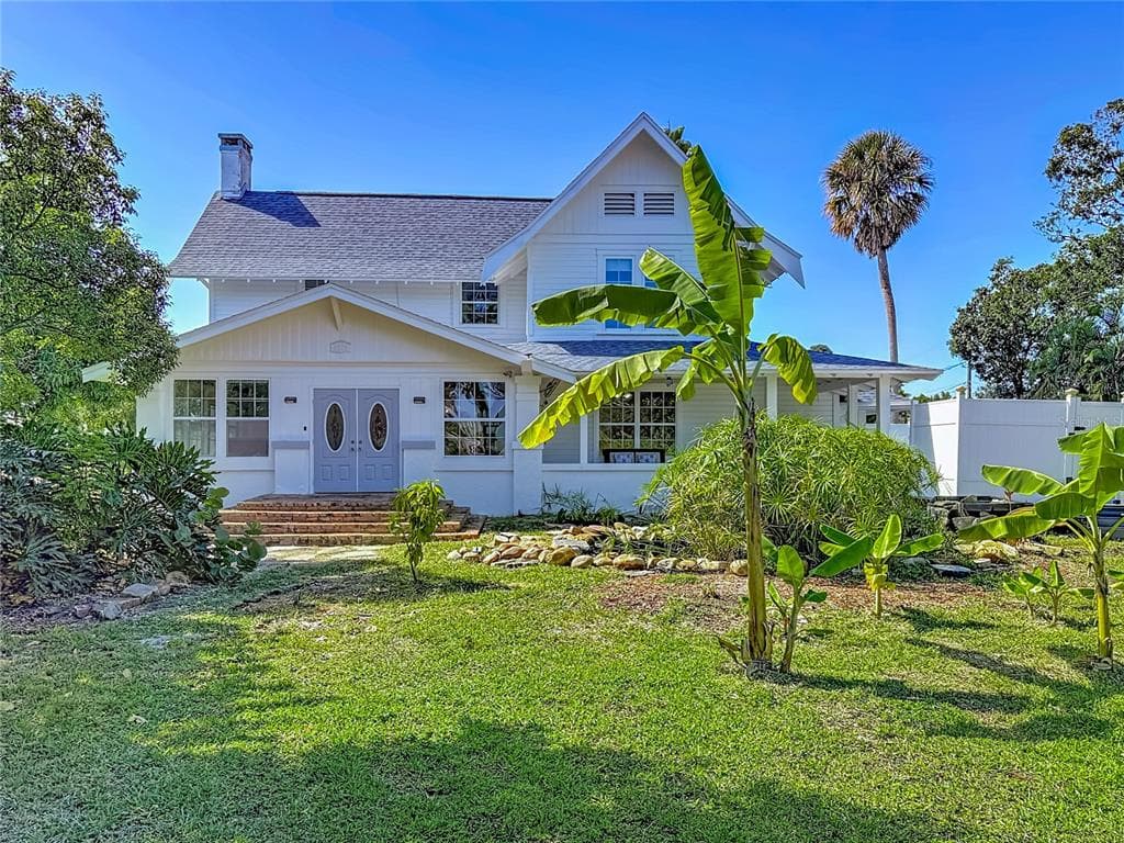 8352 RIDGE ROAD SEMINOLE, FL 33772