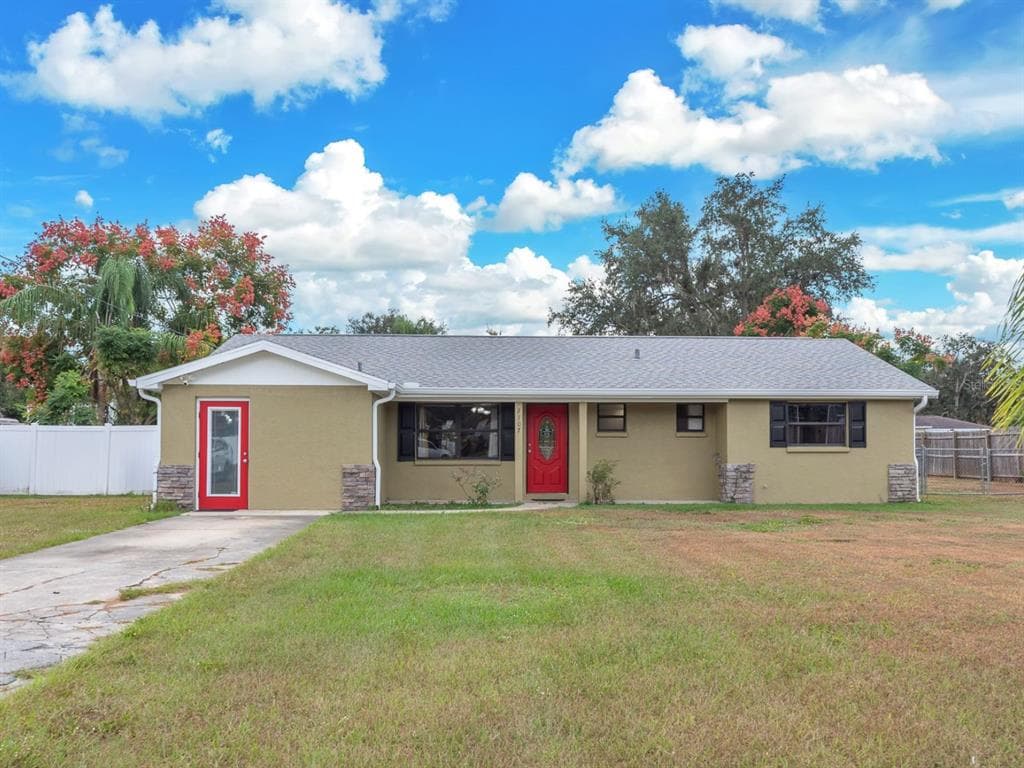 2107 E LUMSDEN ROAD VALRICO, FL 33594