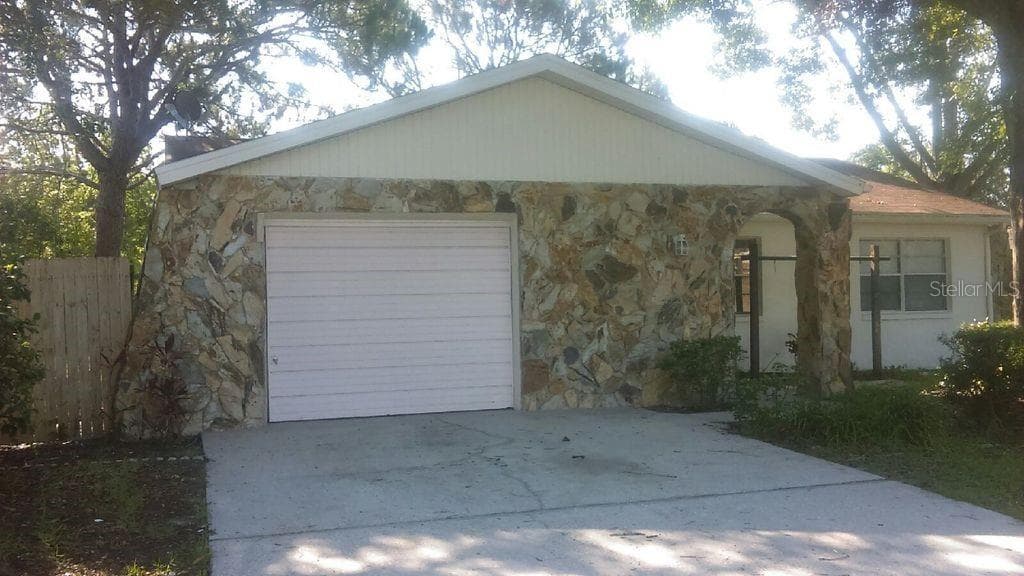 413 EVERGREEN DRIVE OLDSMAR, FL 34677