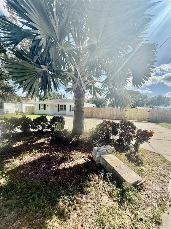 2535 JUNGLE STREET LAKELAND, FL 33801