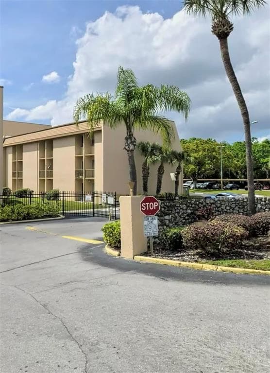 5820 N CHURCH AVENUE UNIT 348 TAMPA, FL 33614