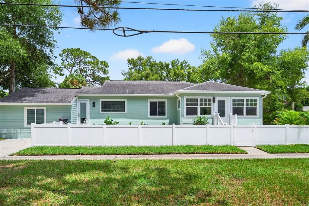 1846 3RD STREET S ST PETERSBURG, FL 33705