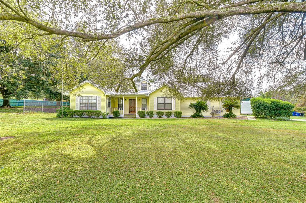 16349 SPRING VALLEY ROAD DADE CITY, FL 33523